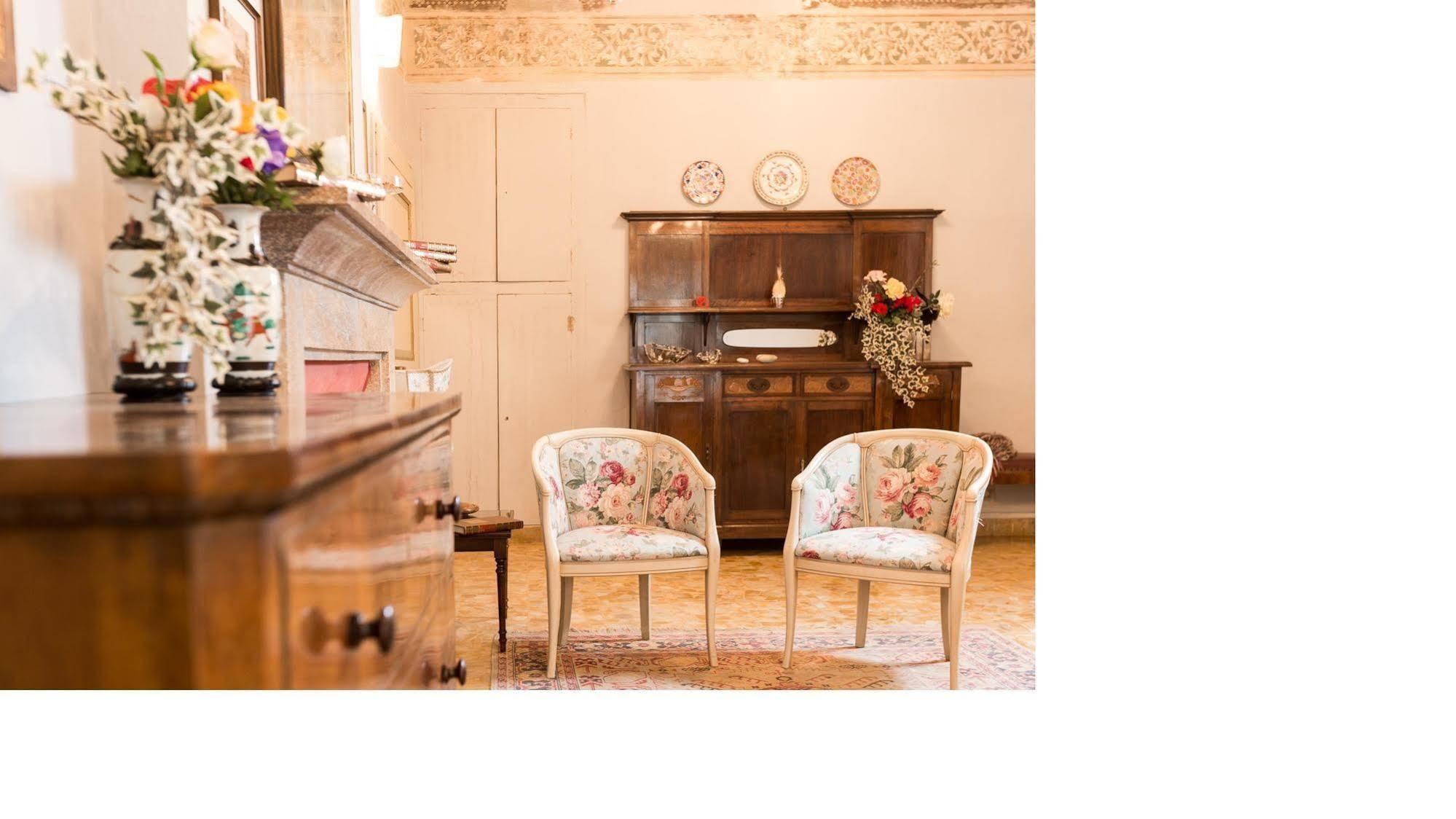 Casa Fiorita Bed & Breakfast 3*